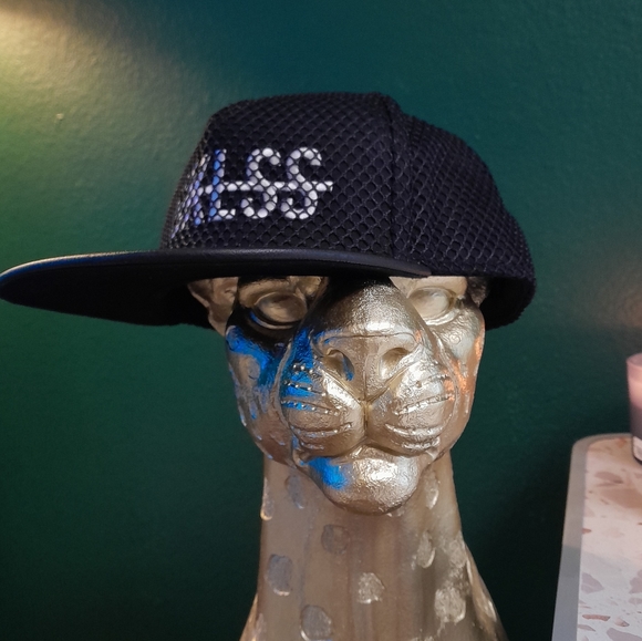 Y&R hat, Never Worn - Picture 3 of 6